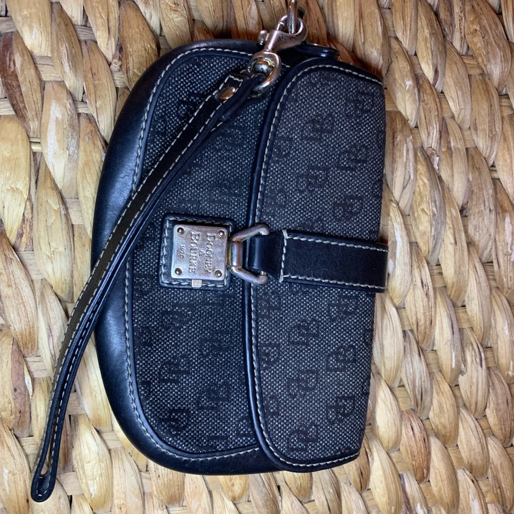 Dooney & Bourke wristlet